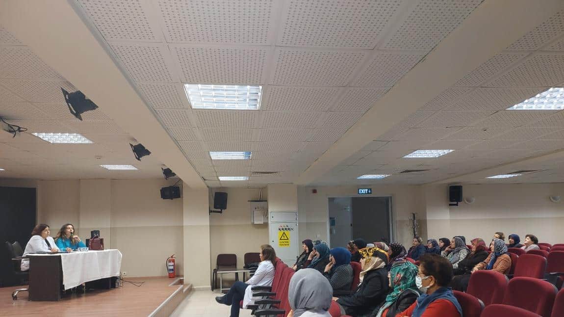EGEP Kapsamında Simav Halk Eğitimi Merkezinde kadınlara yönelik, kadın sağlığı konulu seminer verildi.